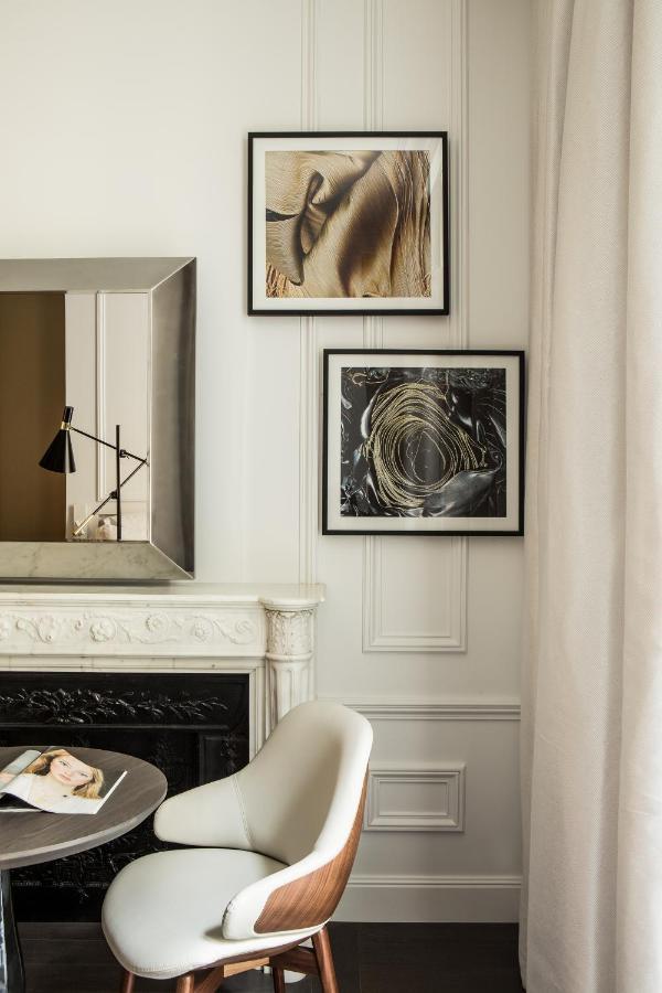 La Clef Champs-Elysees Paris By The Crest Collection Kültér fotó Installation view of the exhibition "The Art of the 21st Century", 2015