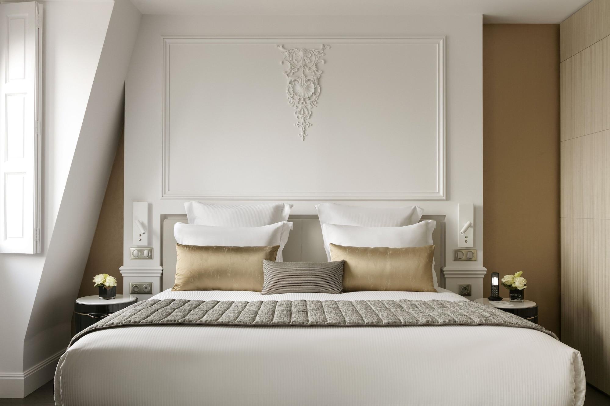 La Clef Champs-Elysees Paris By The Crest Collection Kültér fotó A bedroom at the hotel