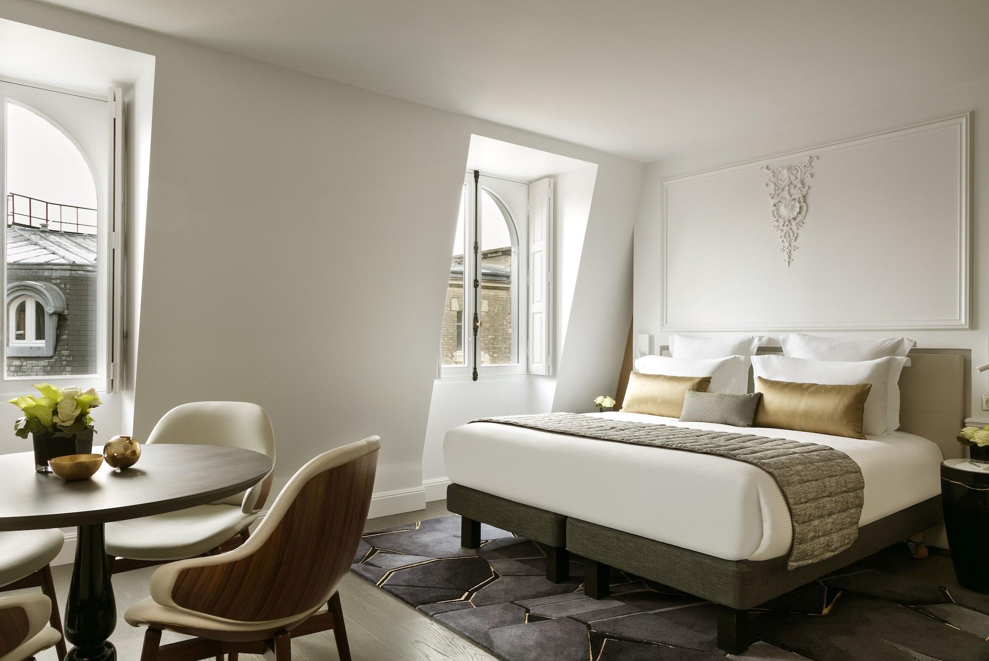 La Clef Champs-Elysees Paris By The Crest Collection Kültér fotó A bedroom at the hotel