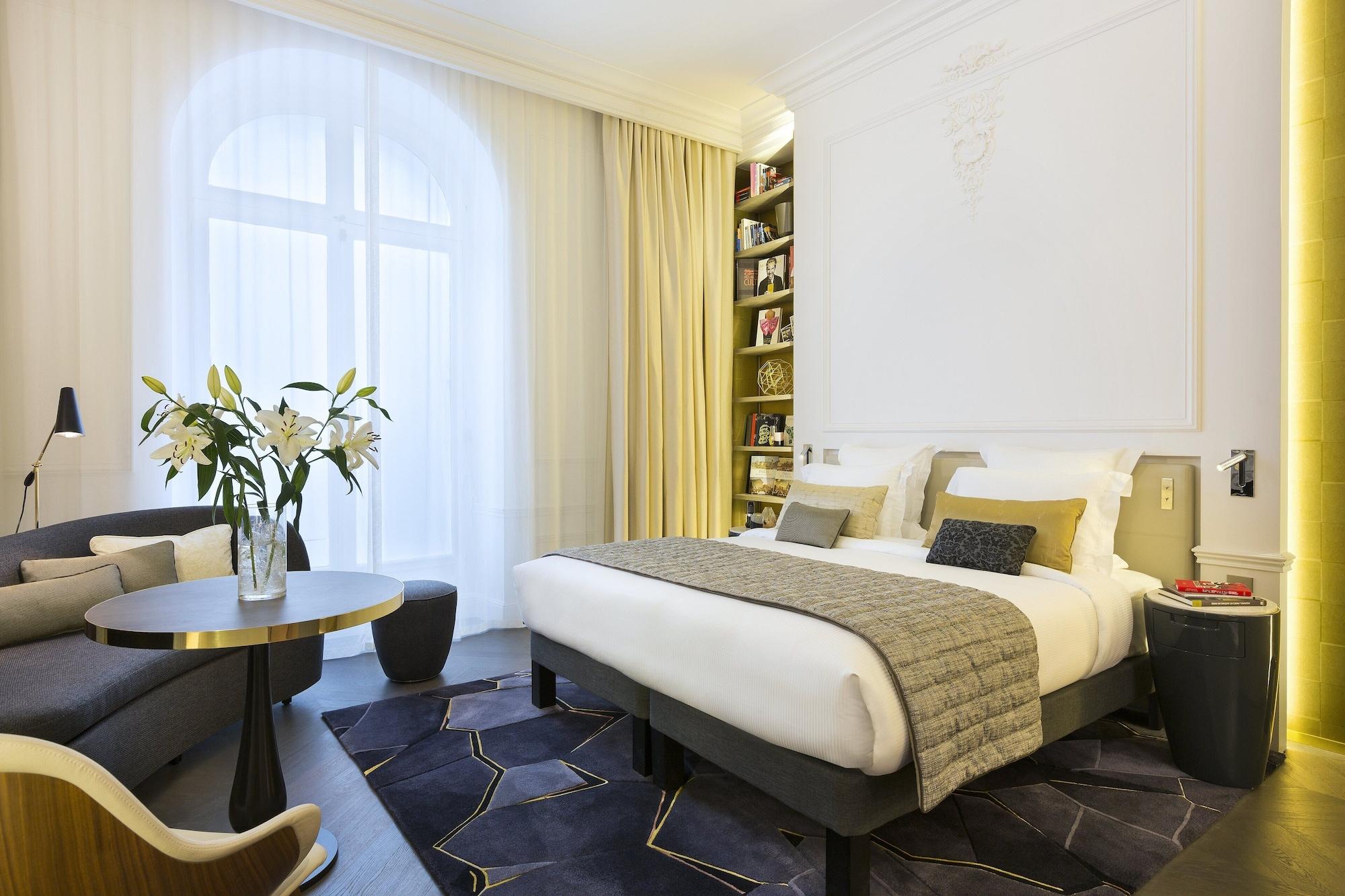 La Clef Champs-Elysees Paris By The Crest Collection Kültér fotó A room at the hotel