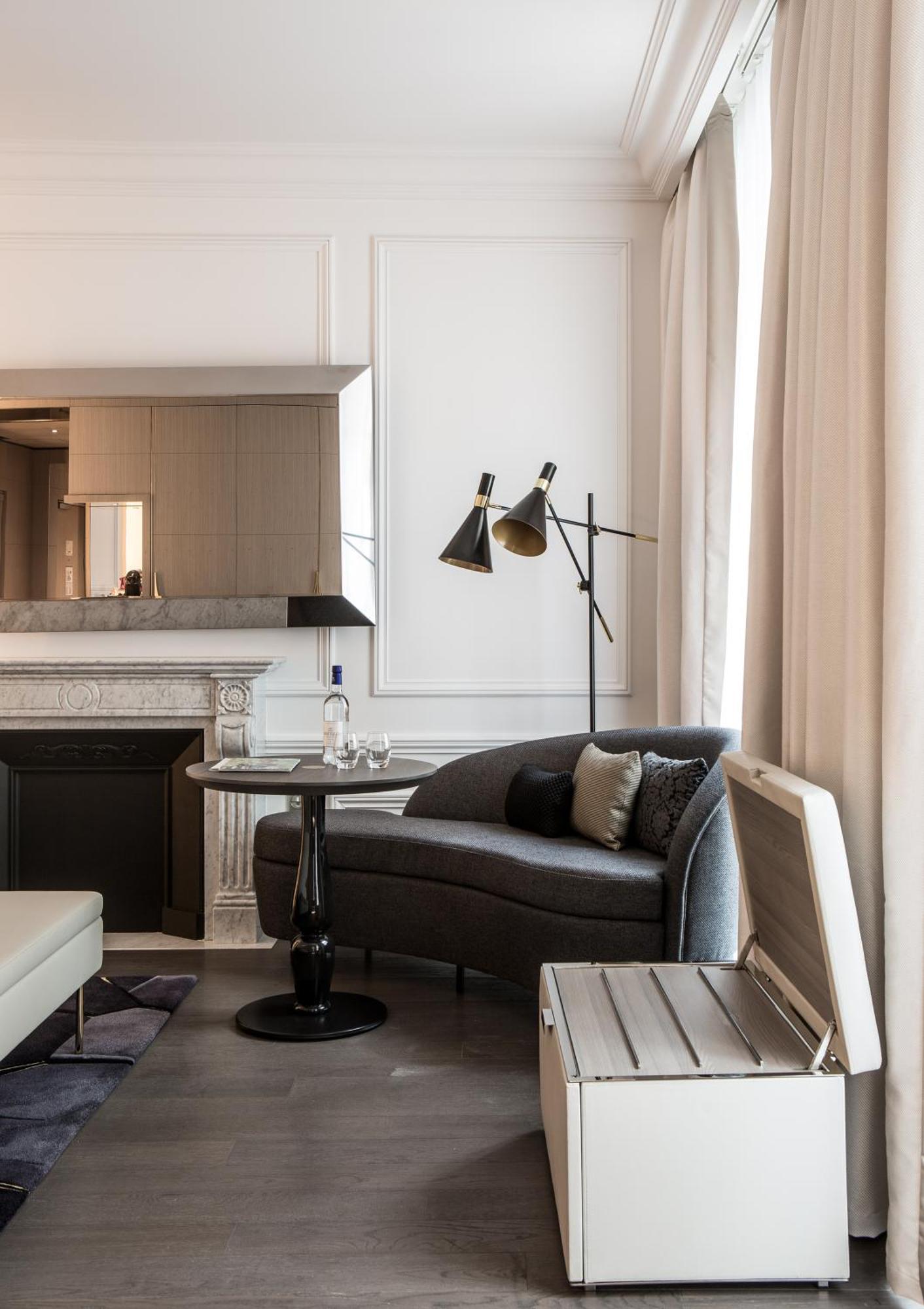 La Clef Champs-Elysees Paris By The Crest Collection Szoba fotó A floor lamp